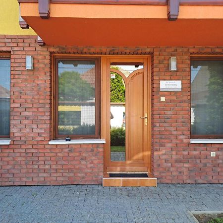 Rozmaring Apartmanok Gyula Ngoại thất bức ảnh