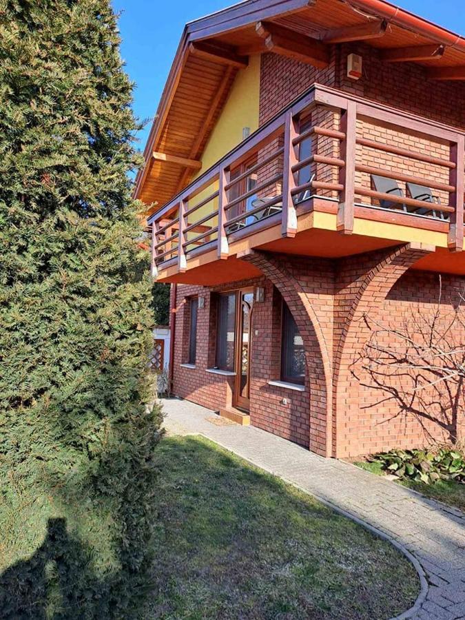 Rozmaring Apartmanok Gyula Ngoại thất bức ảnh