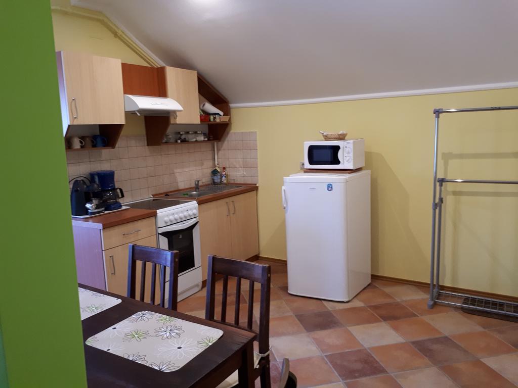Rozmaring Apartmanok Gyula Ngoại thất bức ảnh