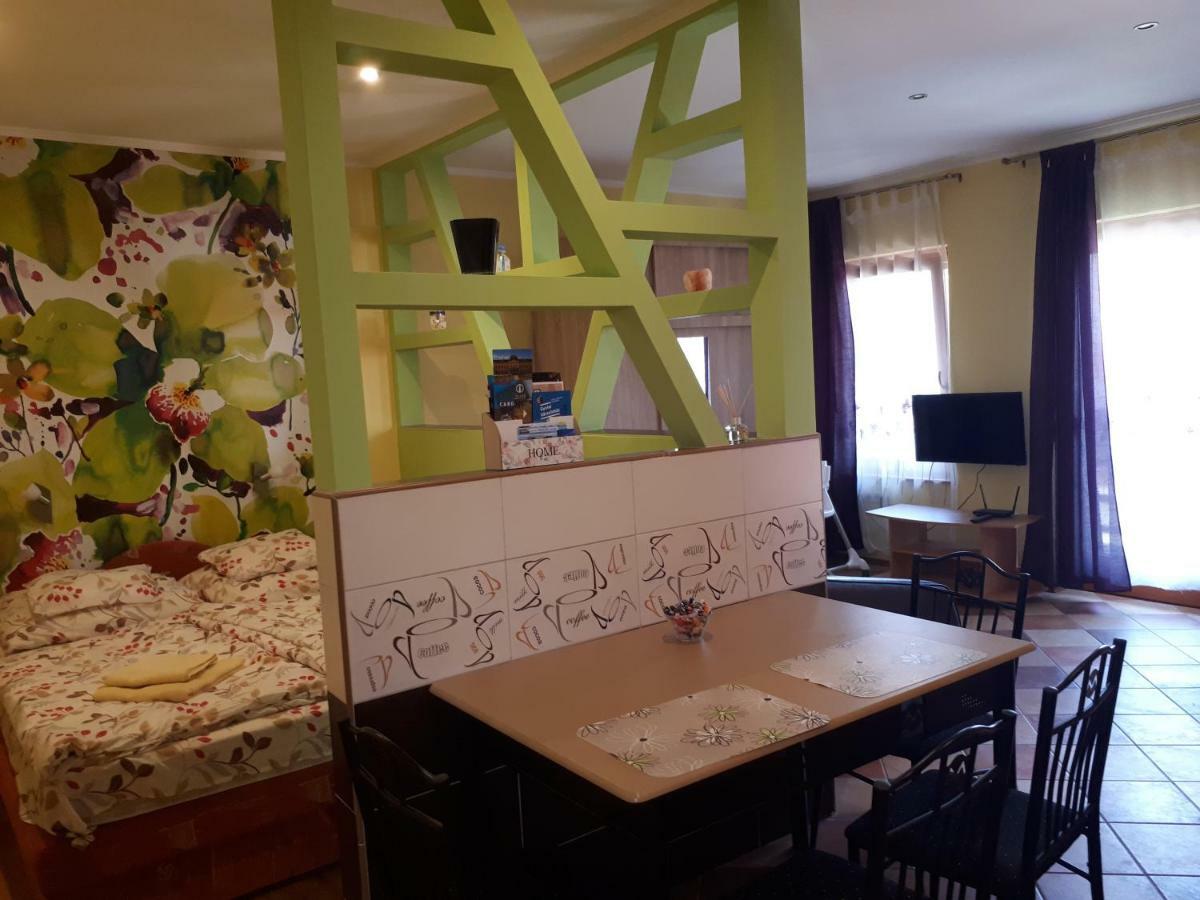 Rozmaring Apartmanok Gyula Ngoại thất bức ảnh