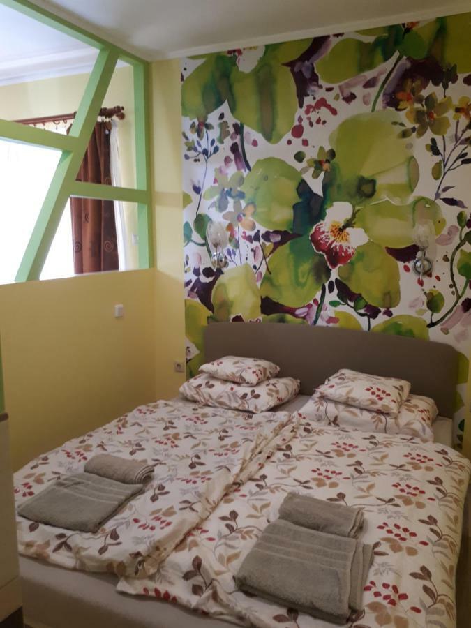 Rozmaring Apartmanok Gyula Ngoại thất bức ảnh
