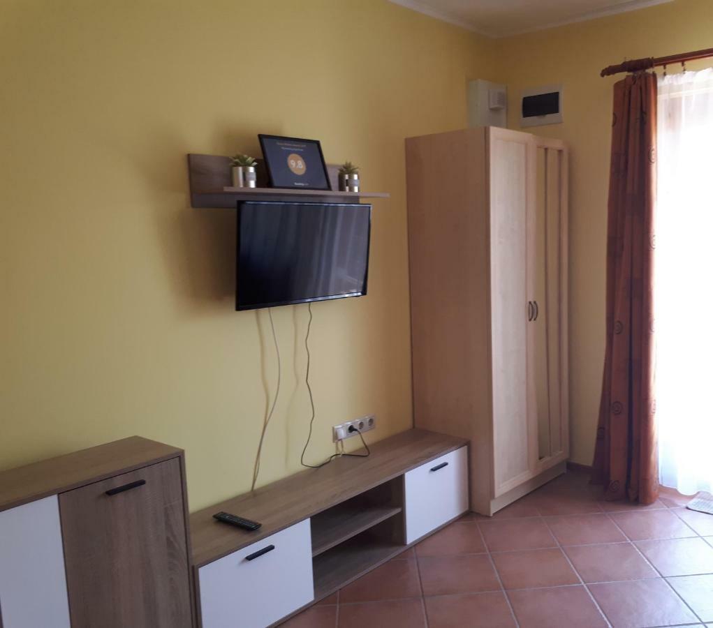 Rozmaring Apartmanok Gyula Ngoại thất bức ảnh