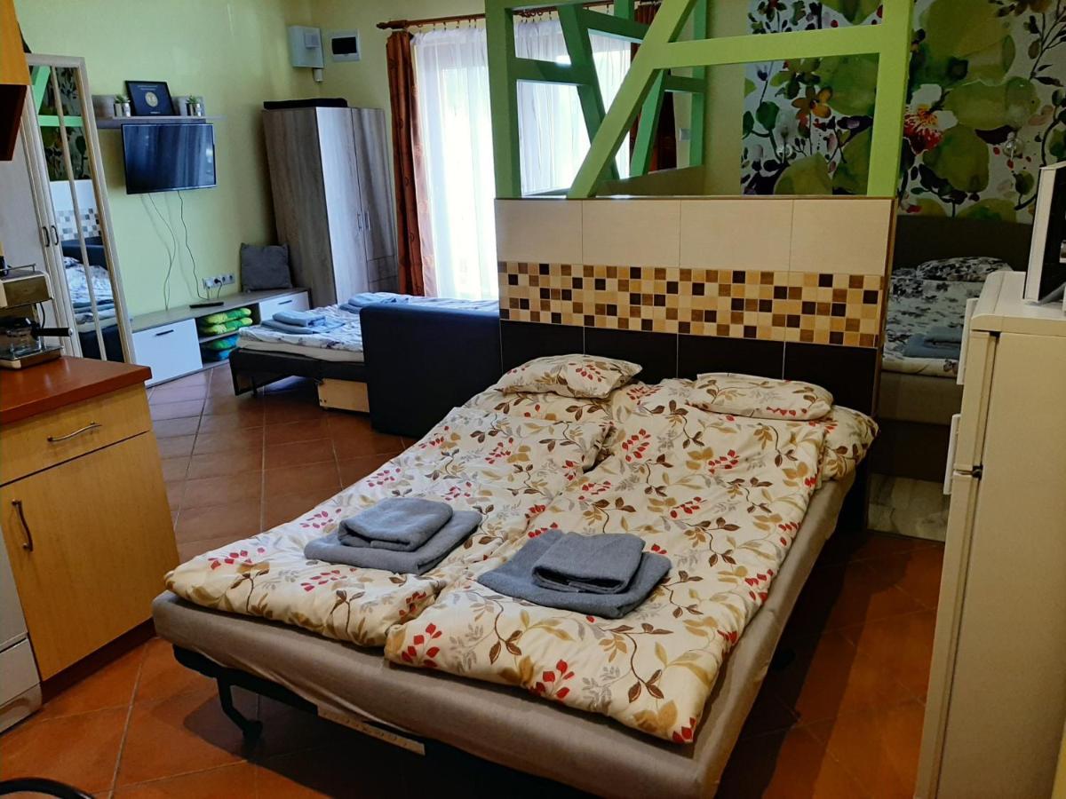 Rozmaring Apartmanok Gyula Ngoại thất bức ảnh
